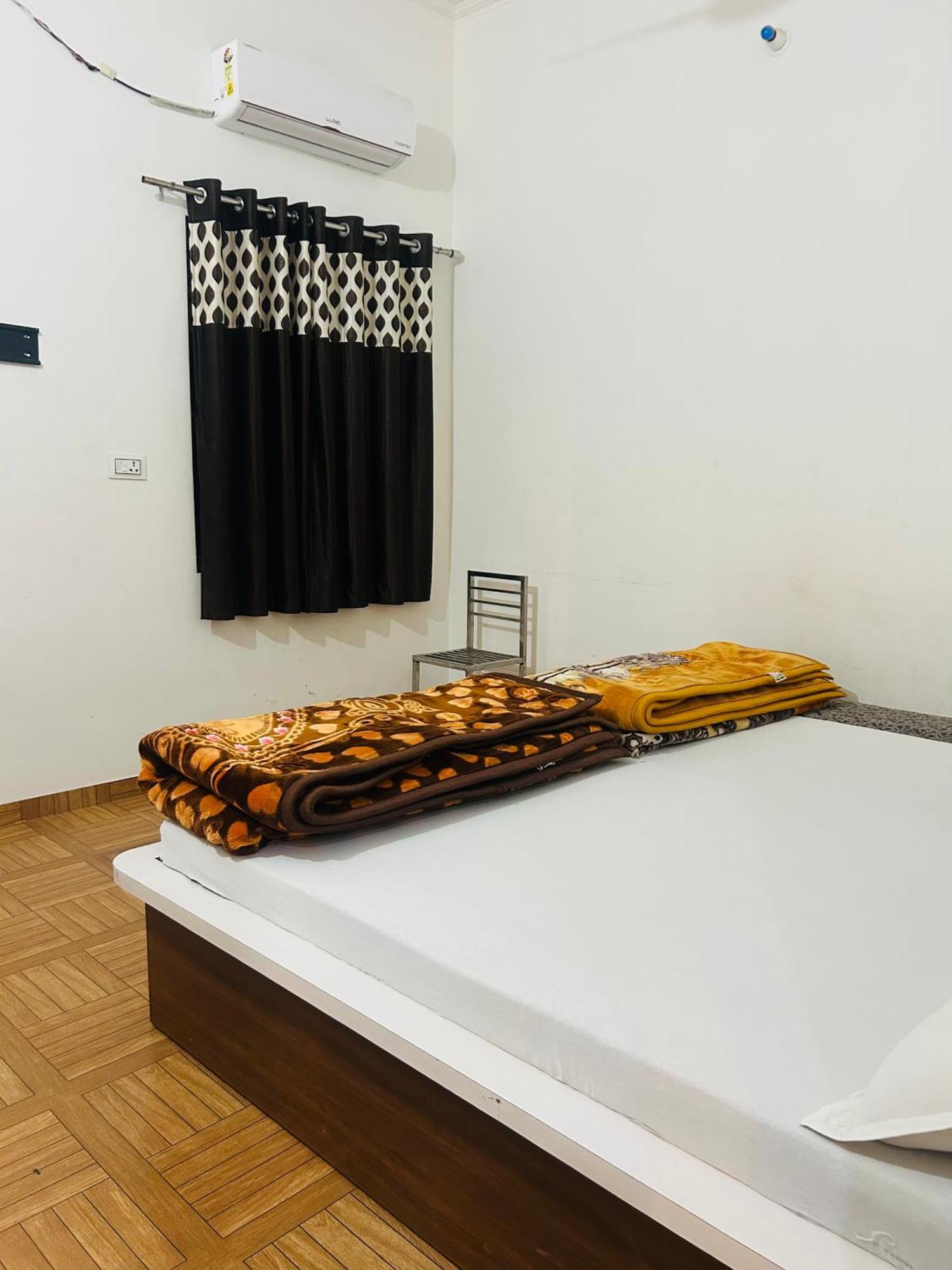 Sikar Milan Hotel & Restaurant מראה חיצוני תמונה
