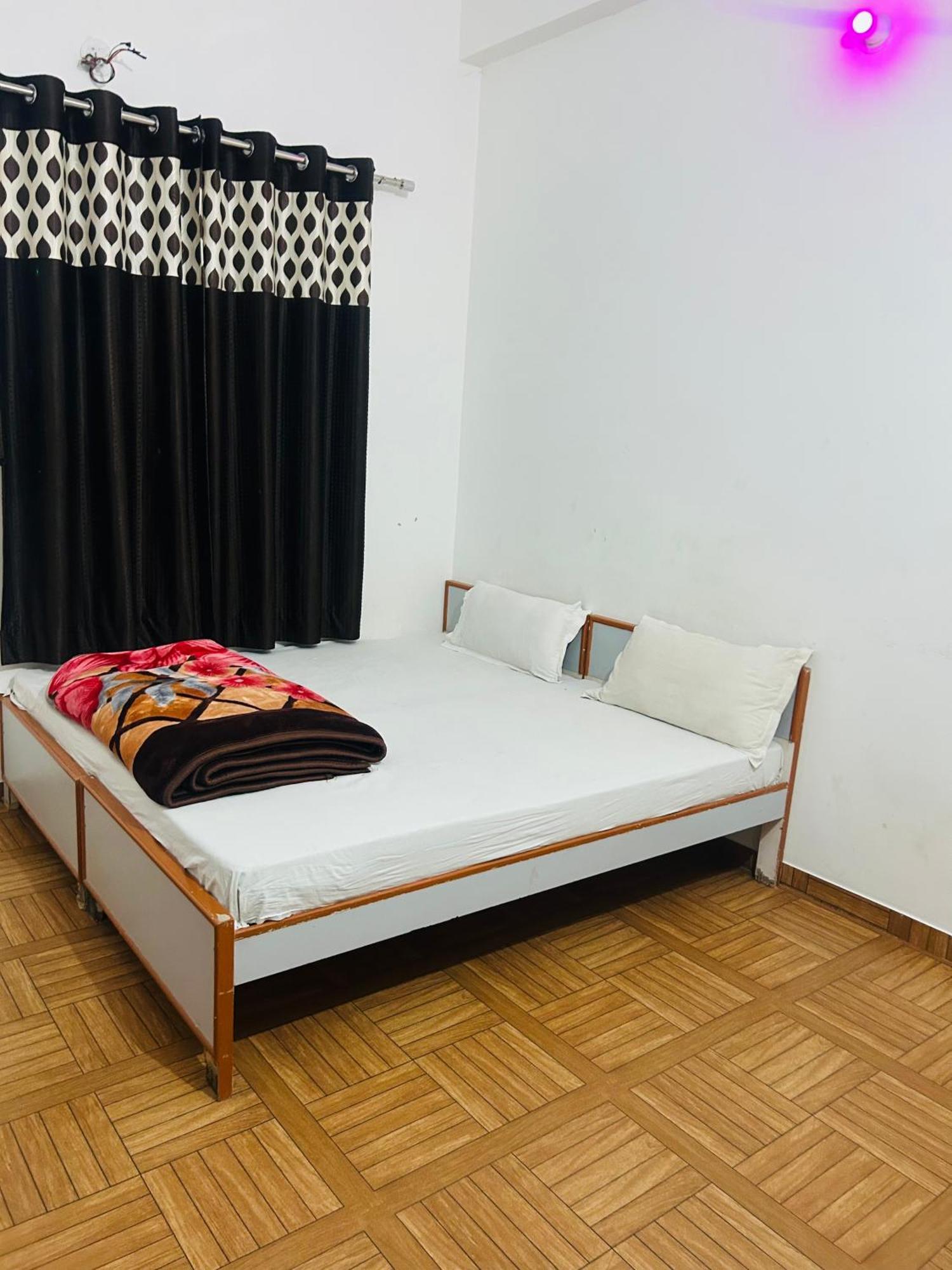 Sikar Milan Hotel & Restaurant מראה חיצוני תמונה